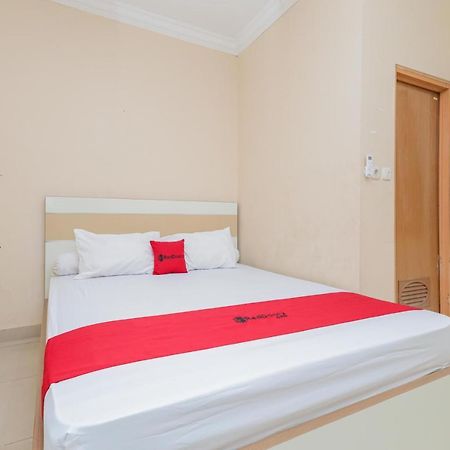 Reddoorz Syariah Near Stasiun Karet Hotel Джакарта Екстериор снимка