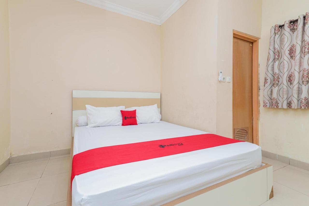 Reddoorz Syariah Near Stasiun Karet Hotel Джакарта Екстериор снимка