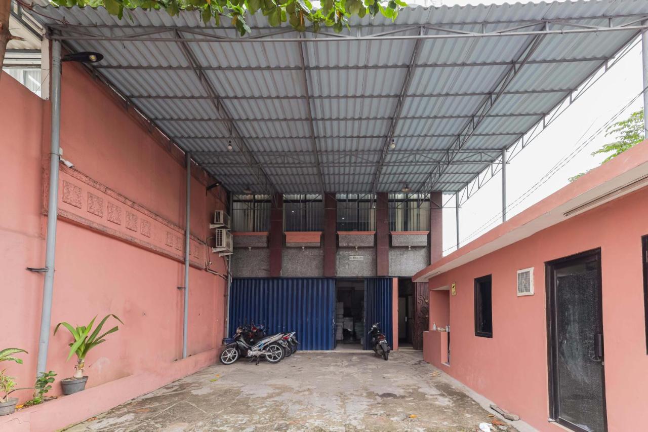 Reddoorz Syariah Near Stasiun Karet Hotel Джакарта Екстериор снимка