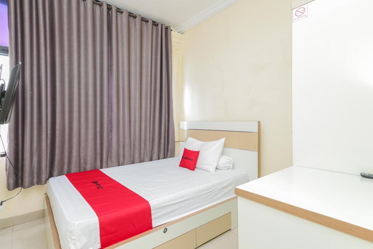 Reddoorz Syariah Near Stasiun Karet Hotel Джакарта Екстериор снимка