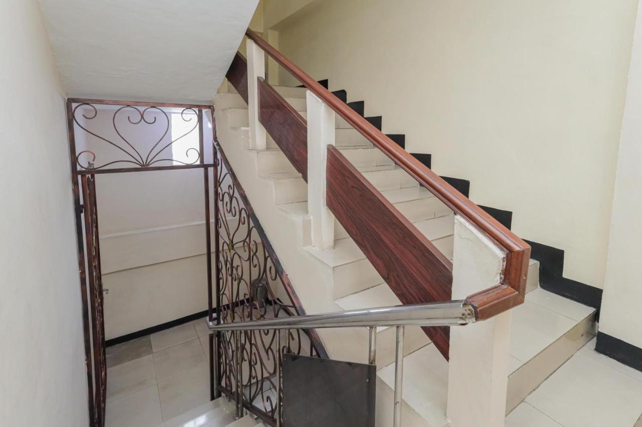 Reddoorz Syariah Near Stasiun Karet Hotel Джакарта Екстериор снимка