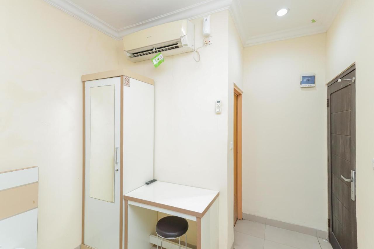 Reddoorz Syariah Near Stasiun Karet Hotel Джакарта Екстериор снимка